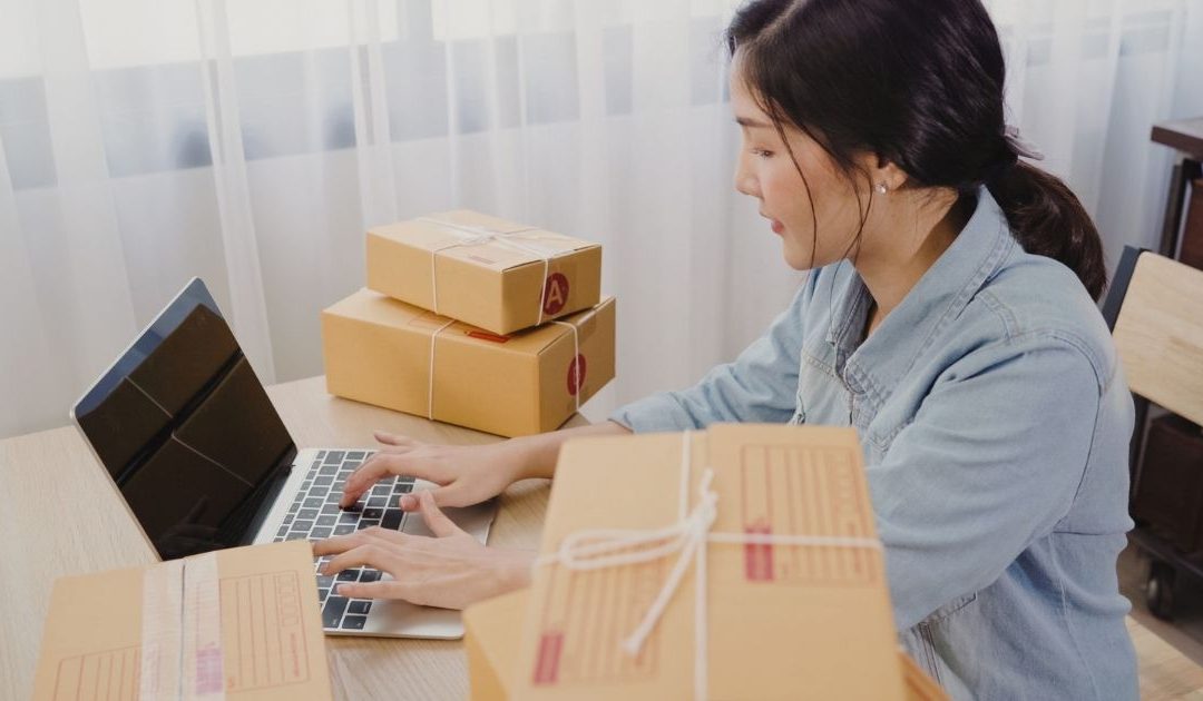 The Difference Between E-Business and Traditional Business