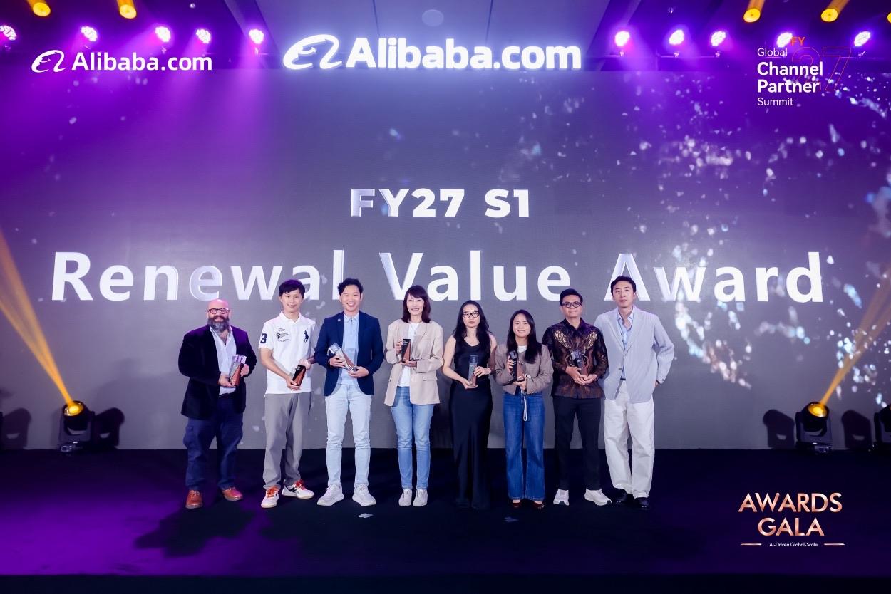FY27 S1 Renewal Value Award winners on stage at the Alibaba.com FY27 Global Channel Partner Summit